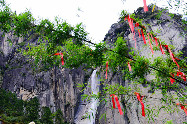 情緣藏地，原野探秘，拉薩，巴松措，新措徒步，魯朗林海田園風(fēng)光，雅魯藏布大峽谷，納木措環(huán)湖，圣象天門，三生石，月牙灣8晚9日游